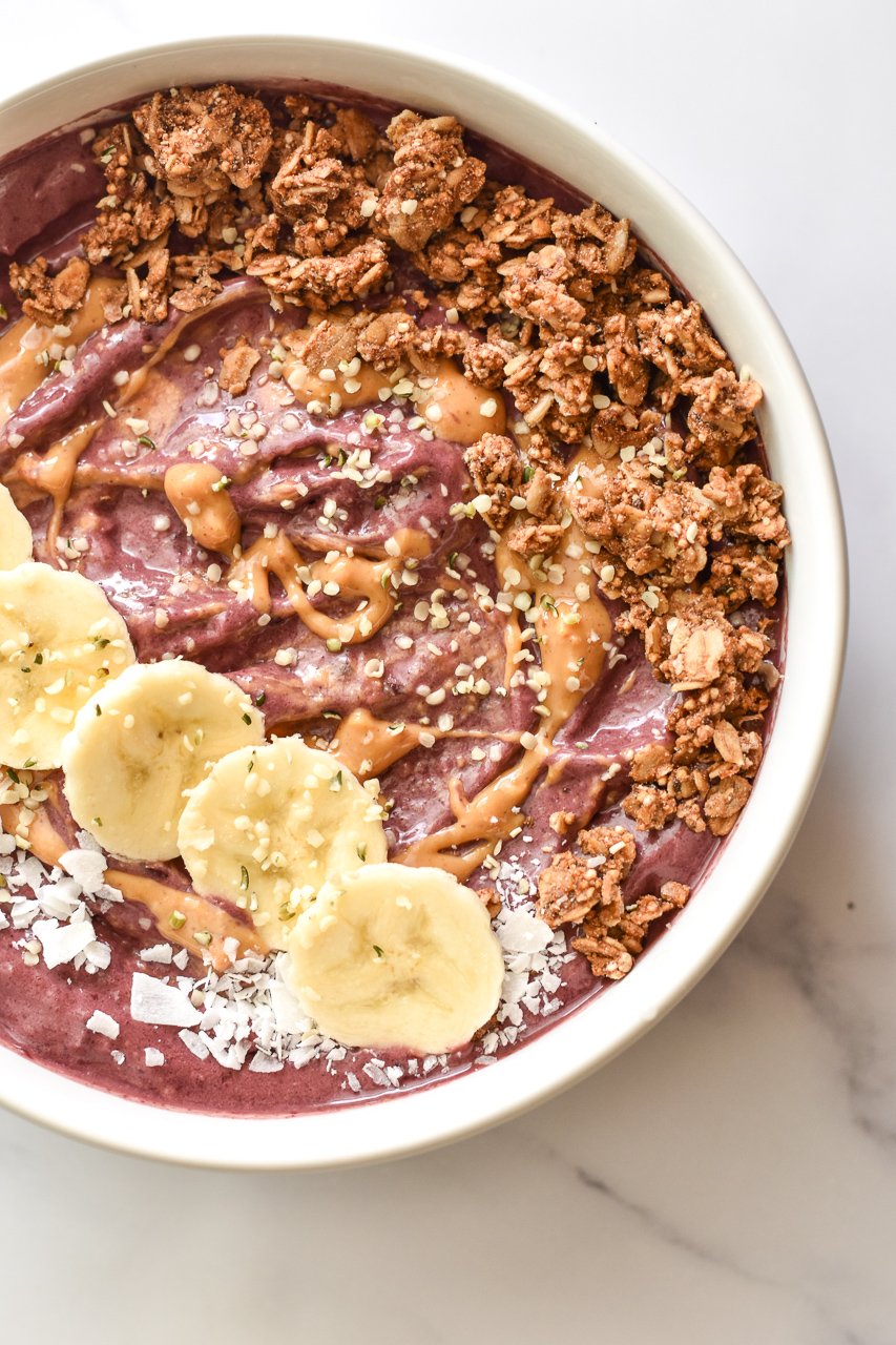 peanut butter acai bowl with toppings