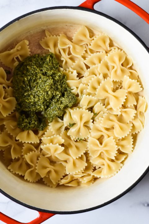 dutch oven with pasta and pesto