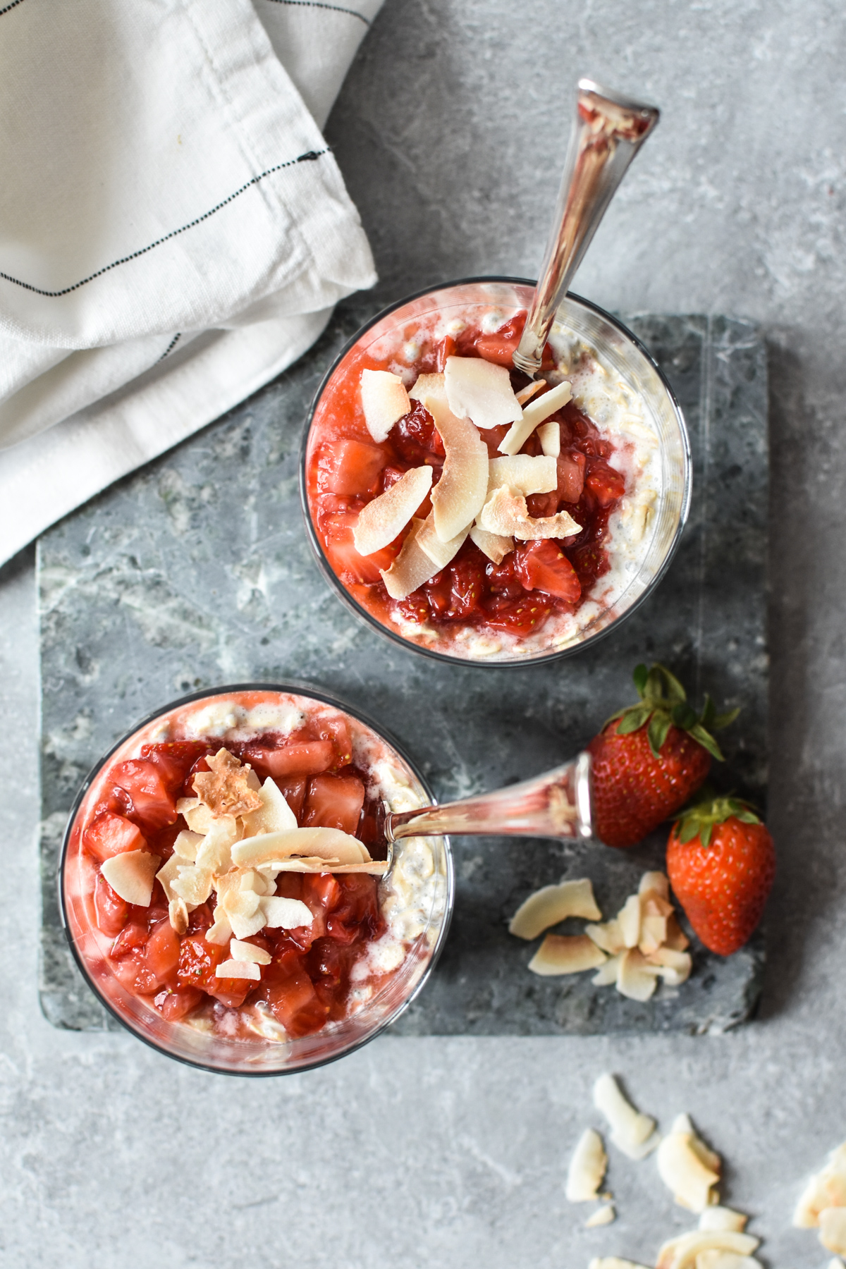 Overnight Oats With Strawberries and Toasted Almonds Recipe