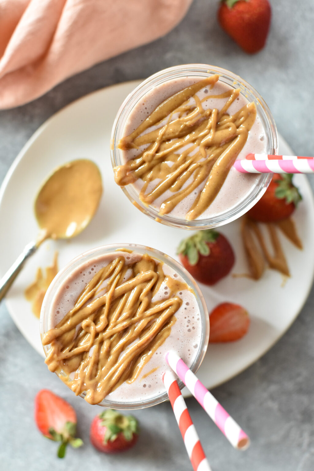 strawberry banana peanut butter smoothies