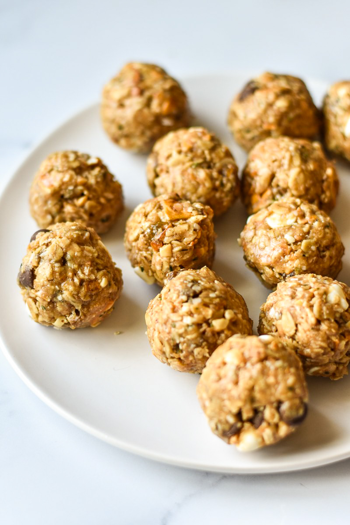 Easy Oatmeal Cashew Cookie Coconut Protein Balls Recipe